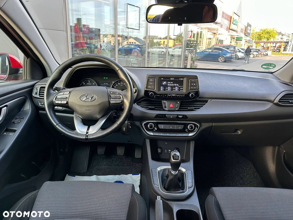 Hyundai i30 1.6 CRDI Intro - 9