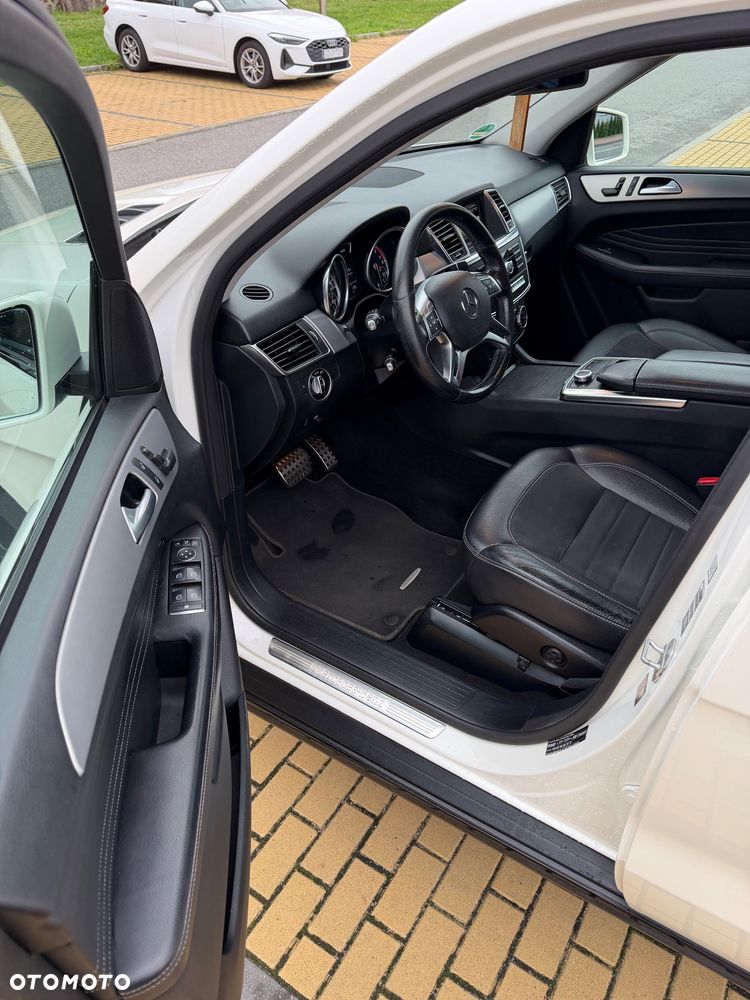 Mercedes-Benz ML 350 BlueTec 4-Matic - 16