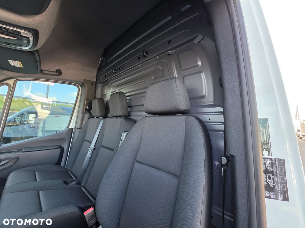 Mercedes-Benz Sprinter 319 CDI Furgon Ekstra Długi 4325+mm - 19