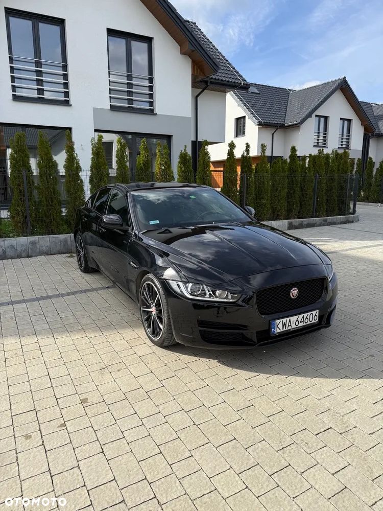 Jaguar XE 2.0 T Prestige - 8