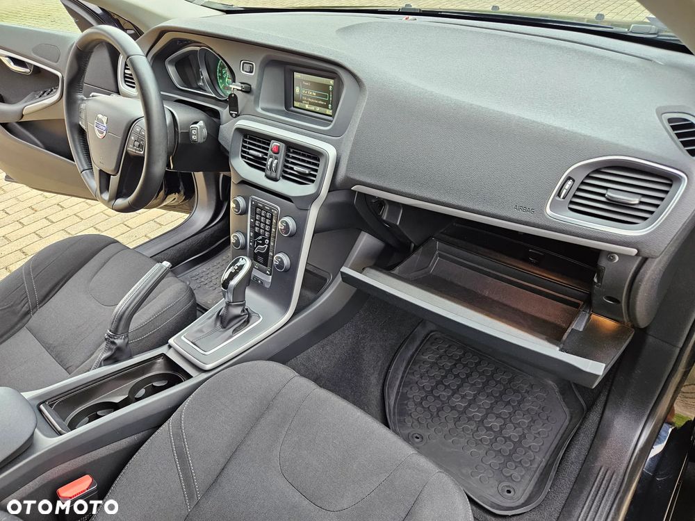 Volvo V40 T4 Kinetic - 26