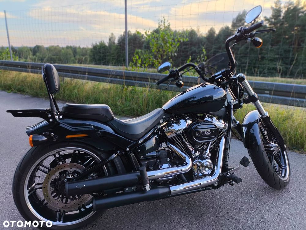 Harley-Davidson Softail Breakout - 12