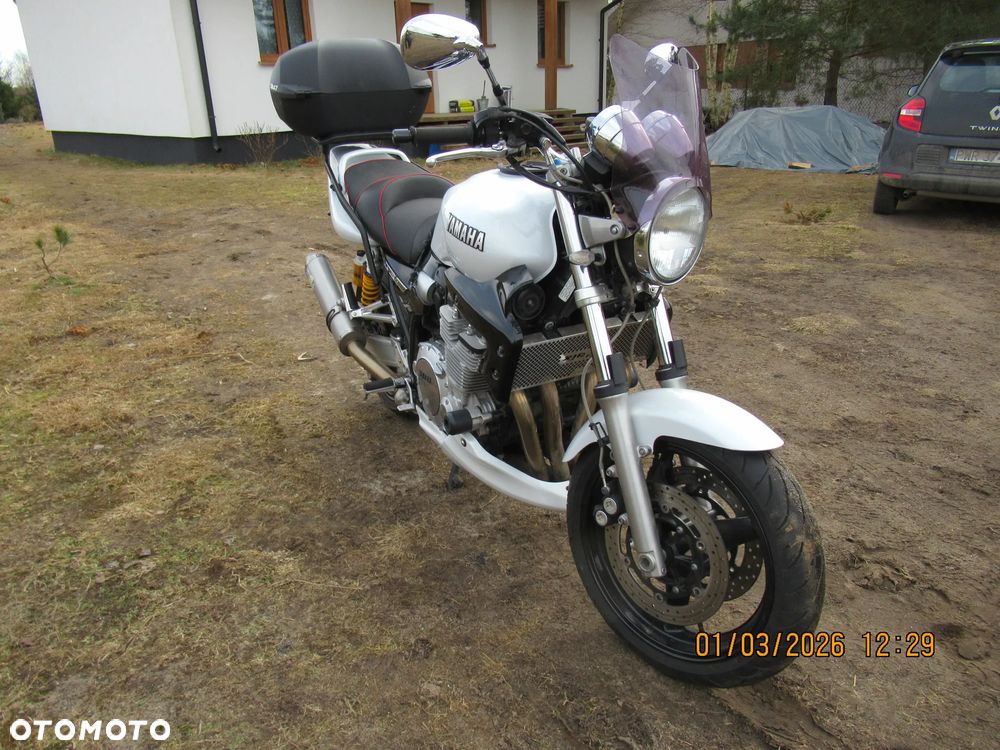 Yamaha XJR - 2