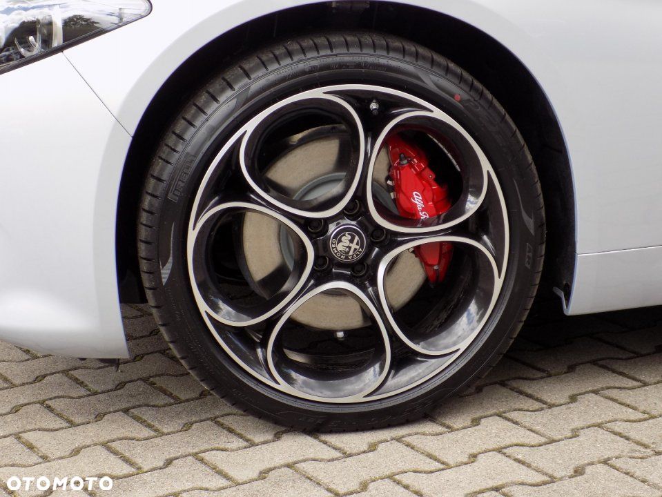 Alfa Romeo Giulia - 16
