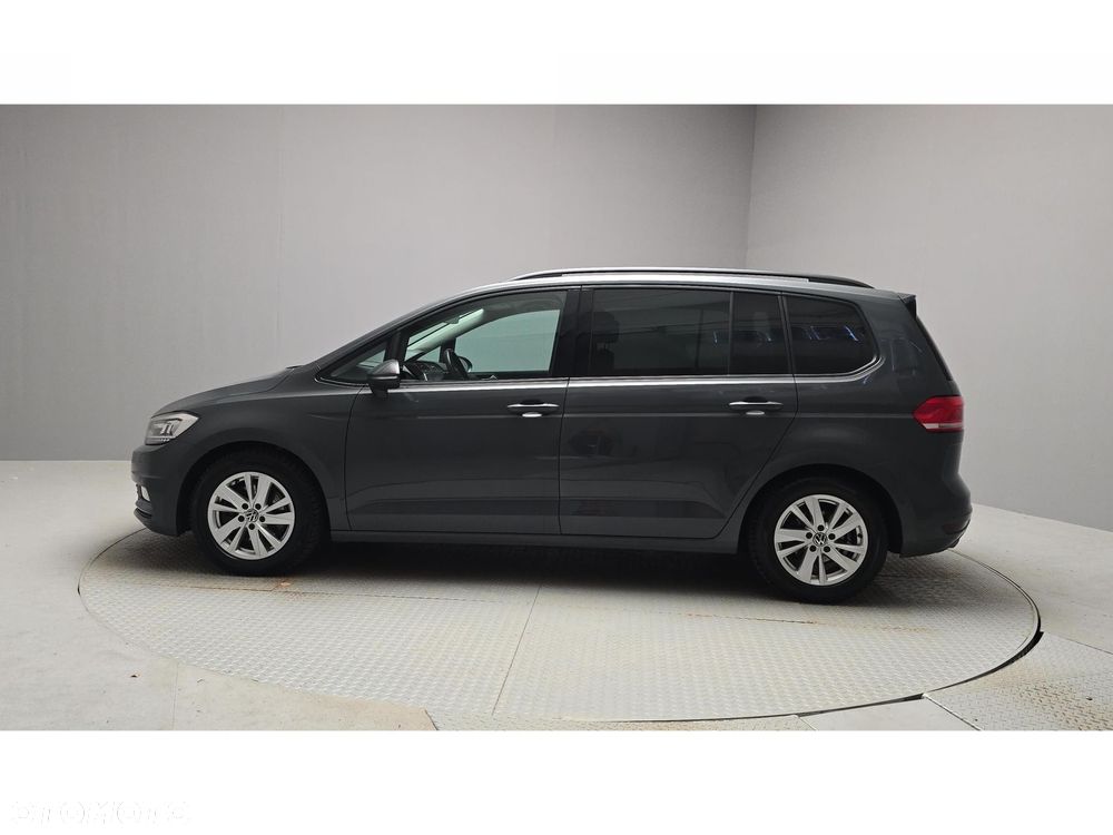Volkswagen Touran - 3