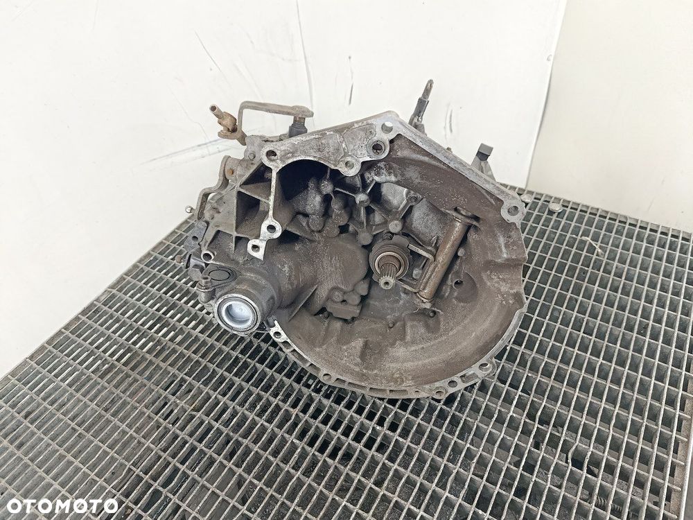 SKRZYNIA BIEGÓW MANUALNA 5 PEUGEOT 206 SW 20CP23 1.4  i 16V - 1