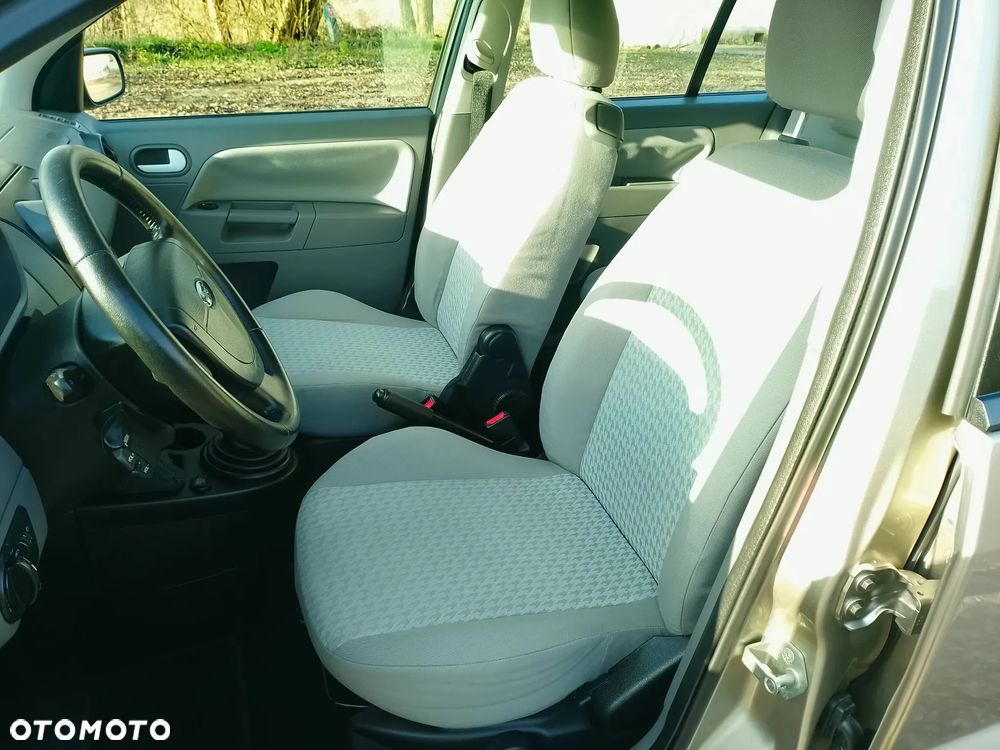 Ford Fusion 1.4 + - 6