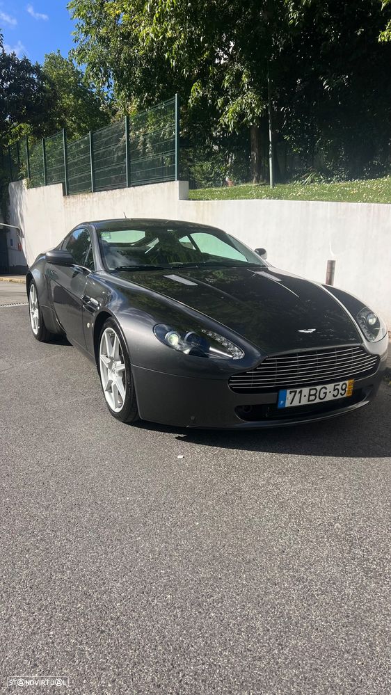 Aston Martin Vantage Coupe V8 - 14