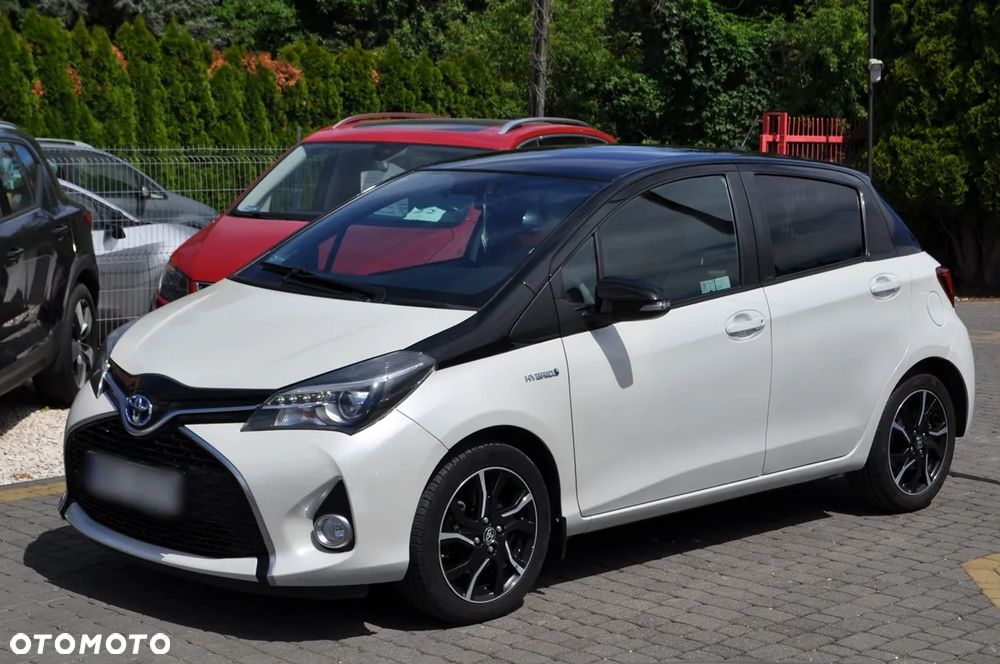 Toyota Yaris Hybrid 100 Selection Platinum - 2