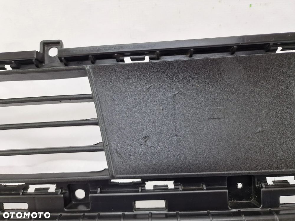 HYUNDAI TUCSON IV 20- KRATKA ŚRODKOWA ZDERZAKA PRZEDNIEGO PRZÓD POD RADAR , NR 86531-N7010 , NR AUKCJI KR437 - 6