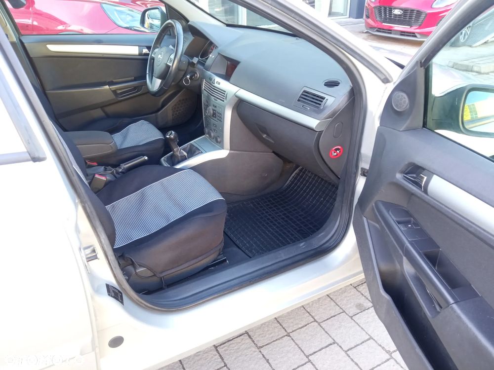 Opel Astra 1.6 Enjoy - 15