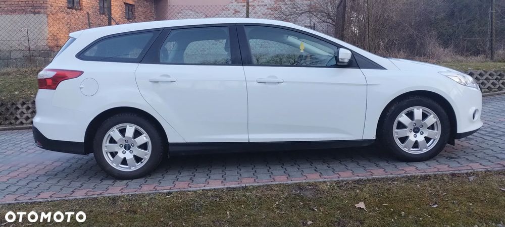 Ford Focus 1.6 TDCi DPF Trend - 8
