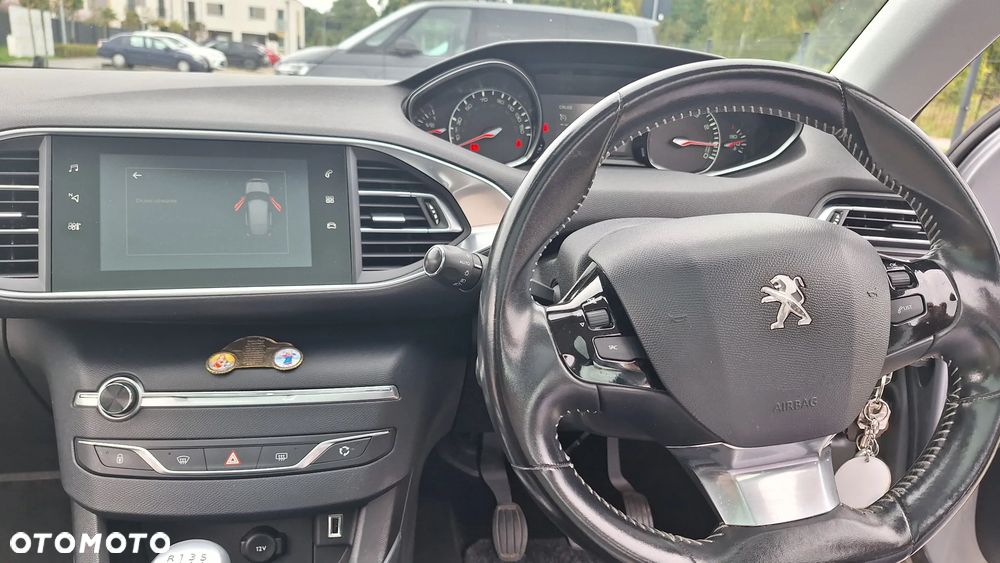 Peugeot 308 1.2 PureTech GPF Allure Pack S&S - 8