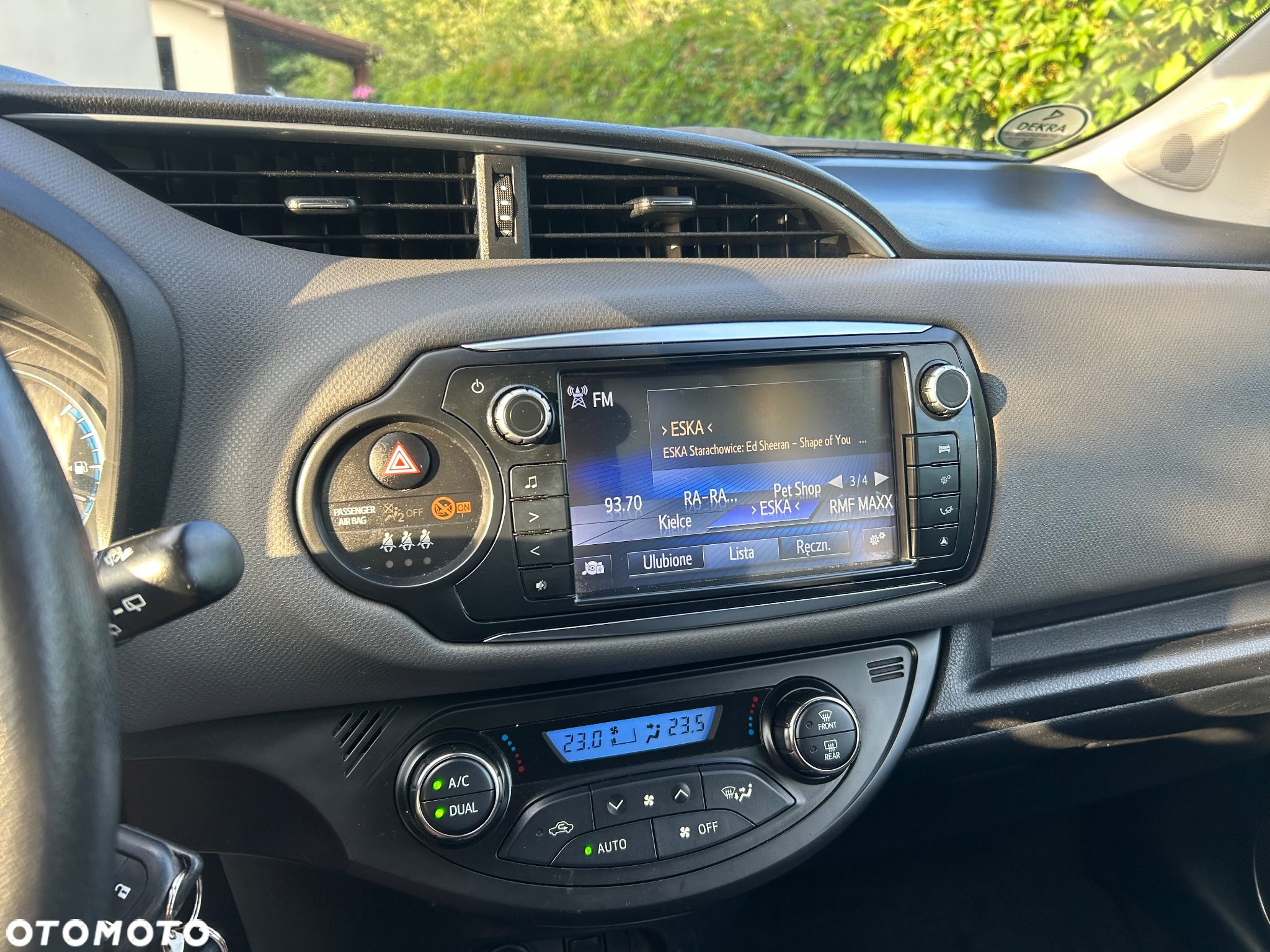Toyota Yaris Hybrid 100 Premium - 18