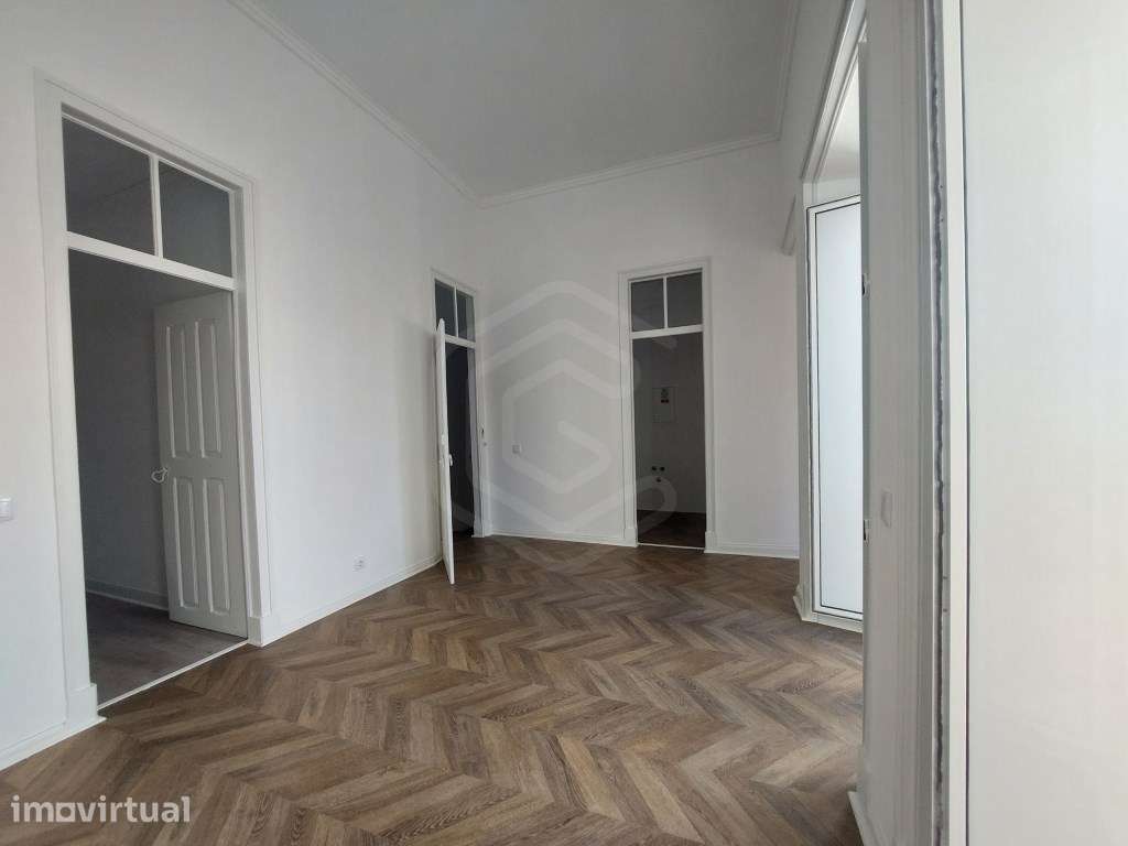 Moradia remodelada com garagem e jardim localizada em Portimão, Alg... - Grande imagem: 5/25