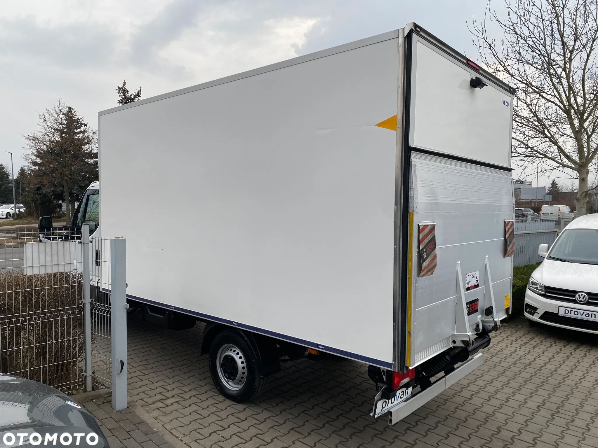 Iveco DAILY 35-160 HI-MATIC KONTENER 8 EUROPALET WINDA ZEPRO - 16