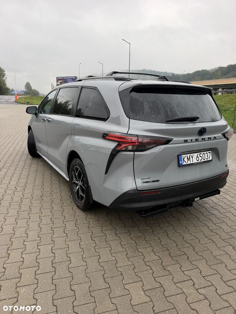 Toyota Sienna - 3