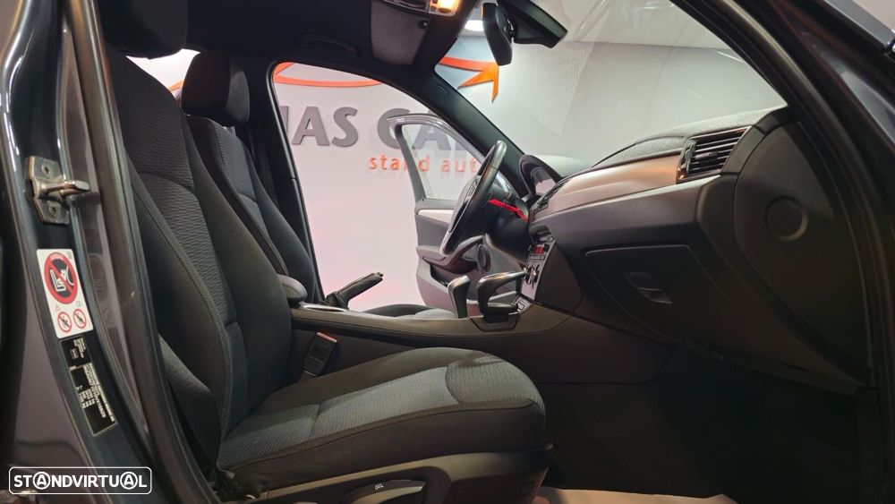 BMW X1 18 d sDrive - 12