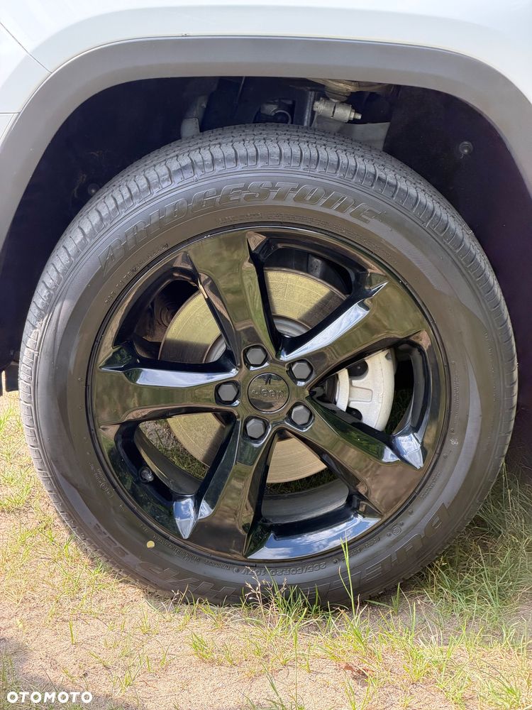 Jeep Grand Cherokee - 15