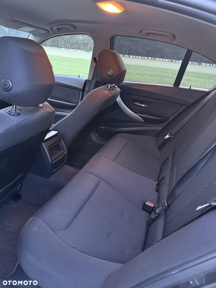 BMW Seria 3 - 12