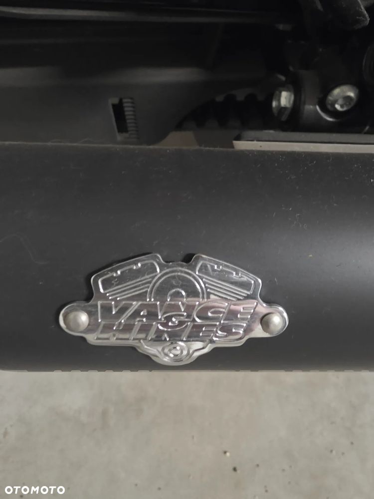 Harley-Davidson Sportster Iron 883 - 11