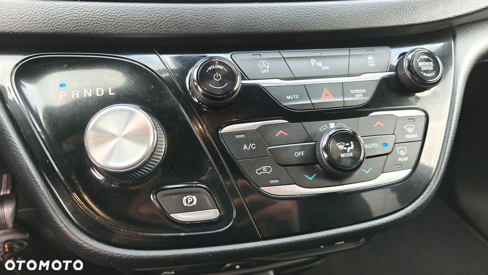 Chrysler Pacifica - 21