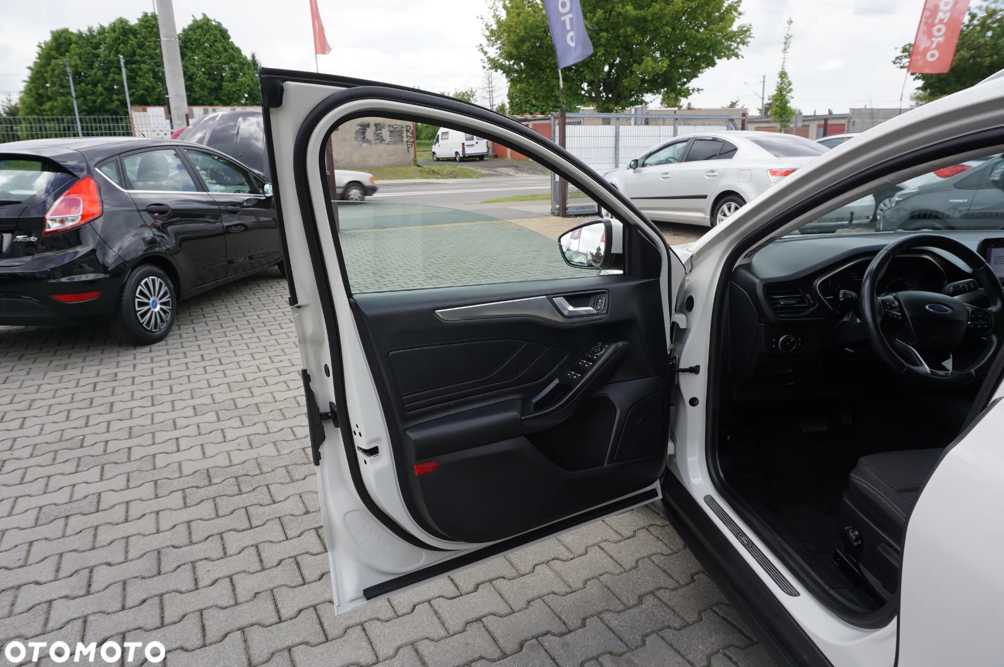 Ford Focus Turnier 2.0 EcoBlue Start-Stopp-System TITANIUM - 19