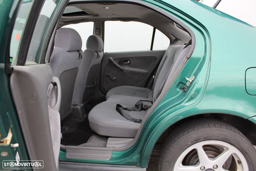 Honda Civic 1.4i - 11