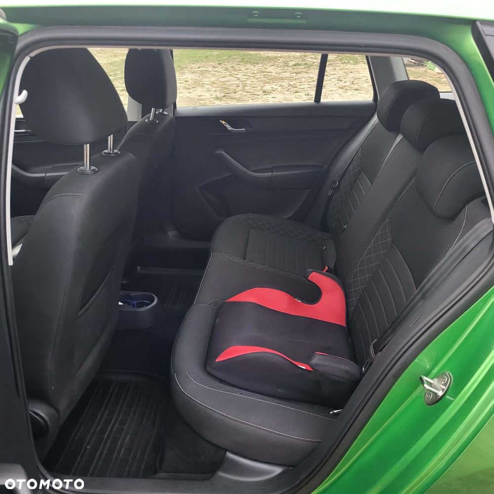 Skoda RAPID Spb 1.2 TSI Style - 11