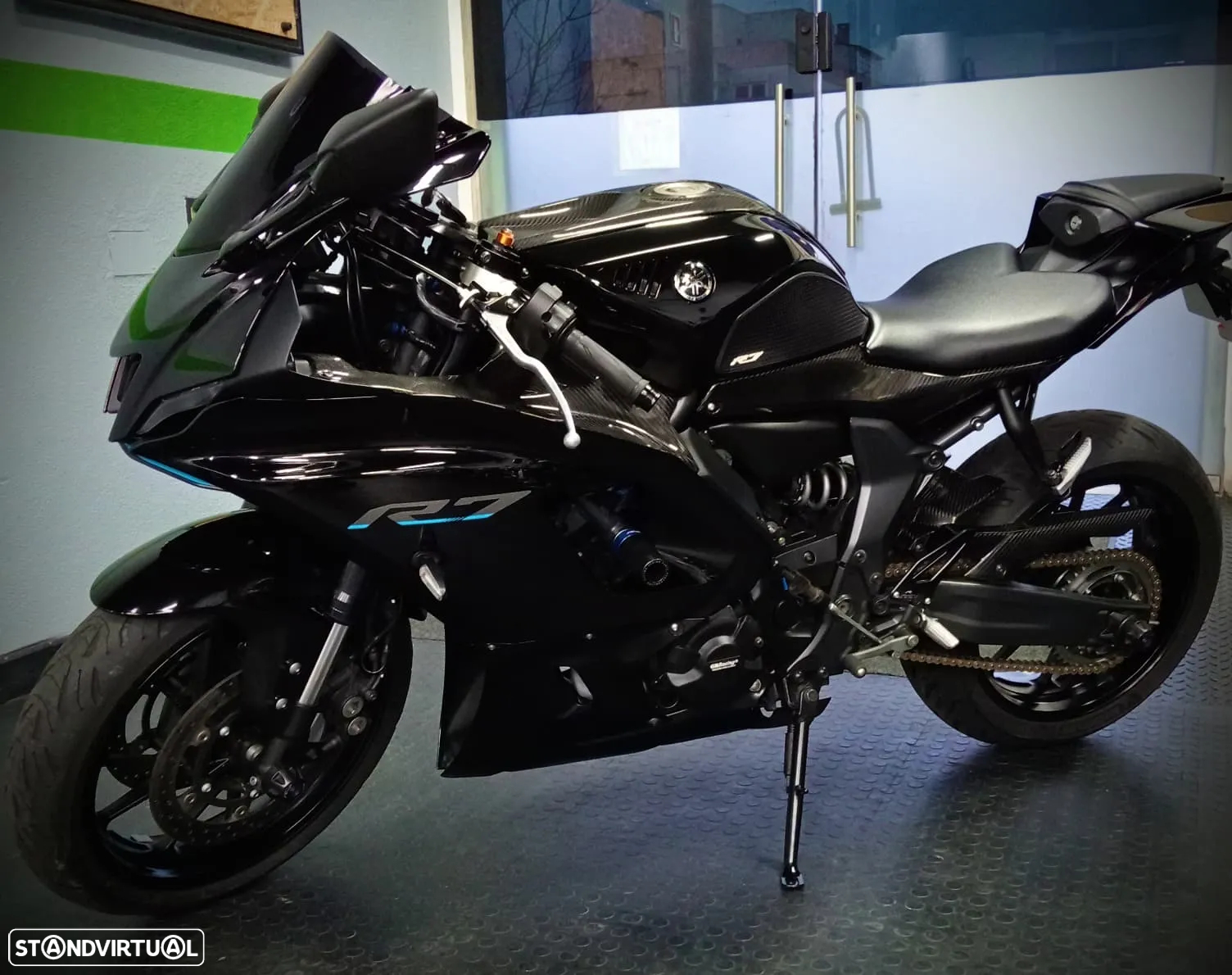 Yamaha R - 5