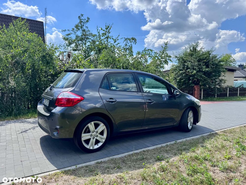 Toyota Auris - 13