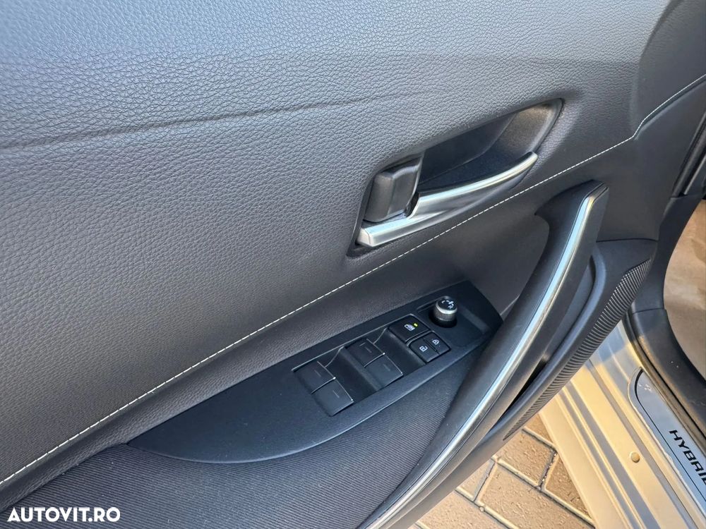 Toyota Corolla 1.8 Hybrid - 16