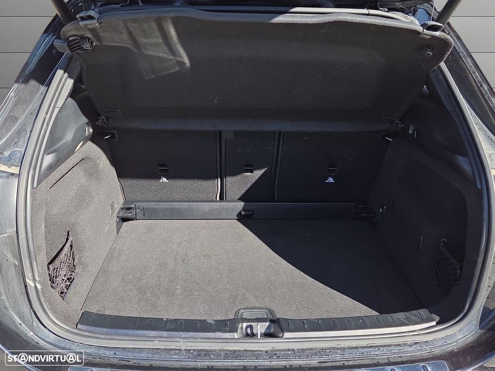 Mercedes-Benz GLA 180 d - 23