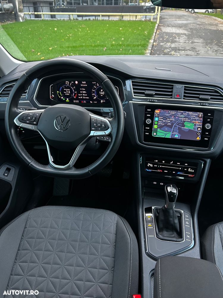Volkswagen Tiguan - 8