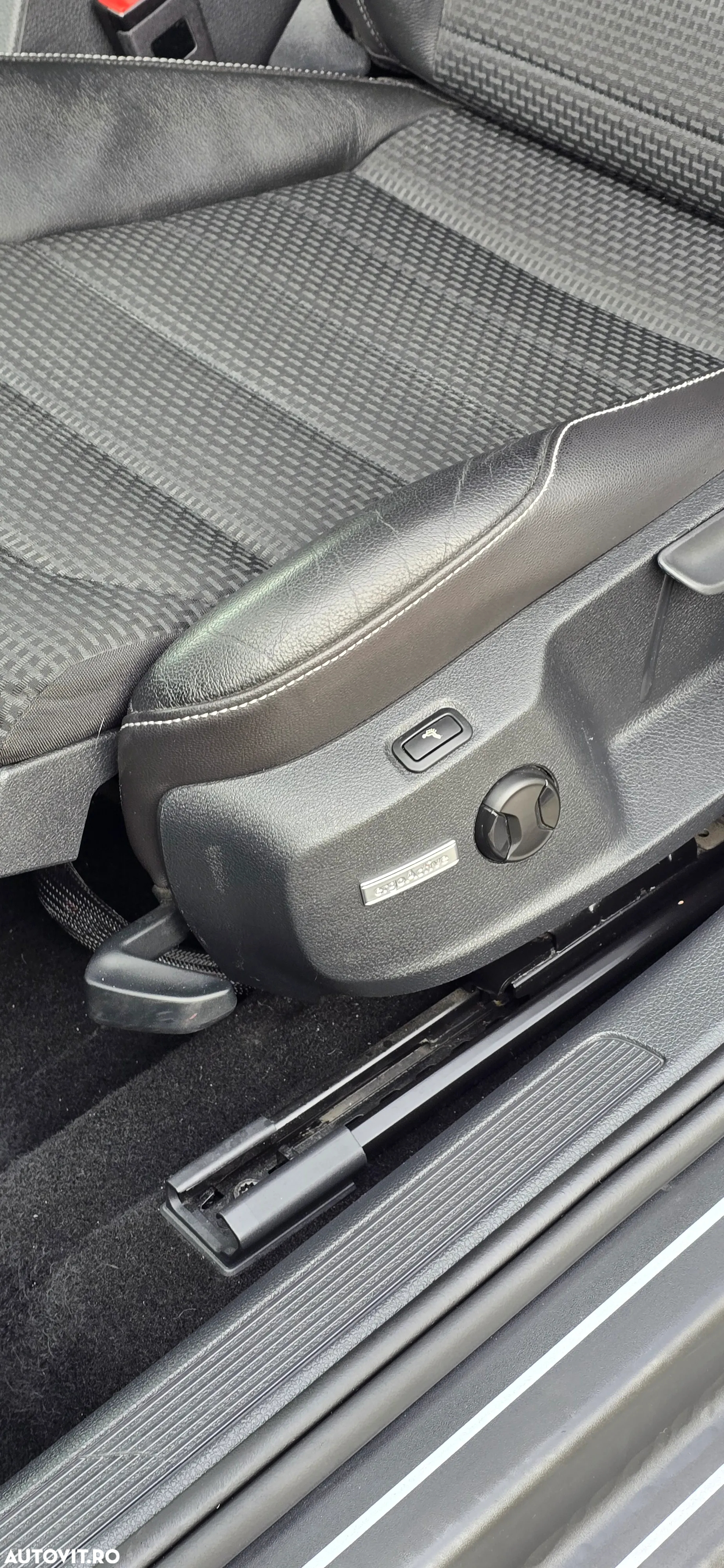 Volkswagen Golf 2.0 TDI BMT Highline - 22