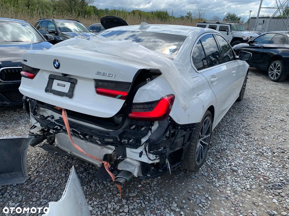 BMW Seria 3 330i xDrive - 6