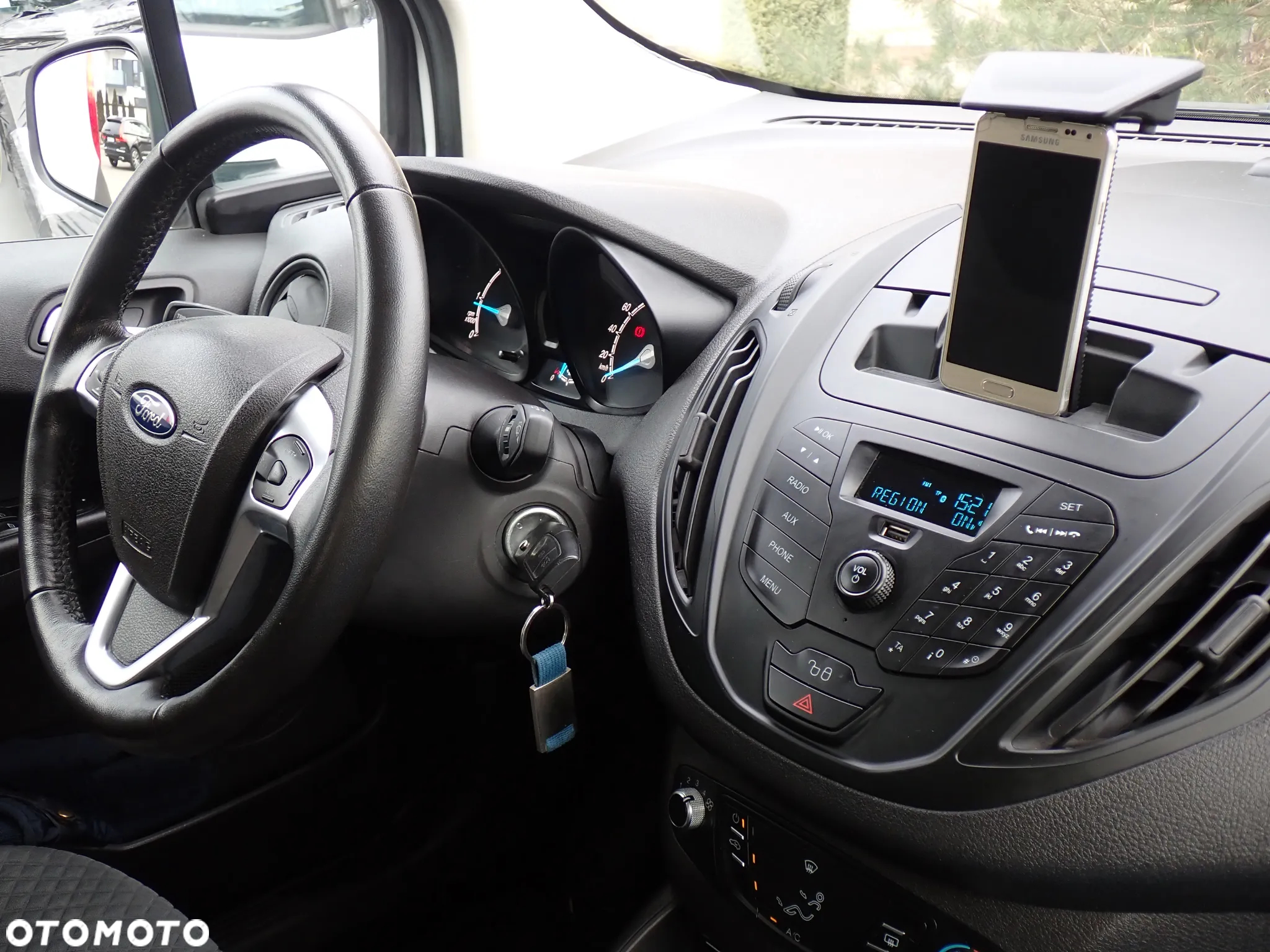 Ford Tourneo Courier 1.5 TDCi Trend - 25
