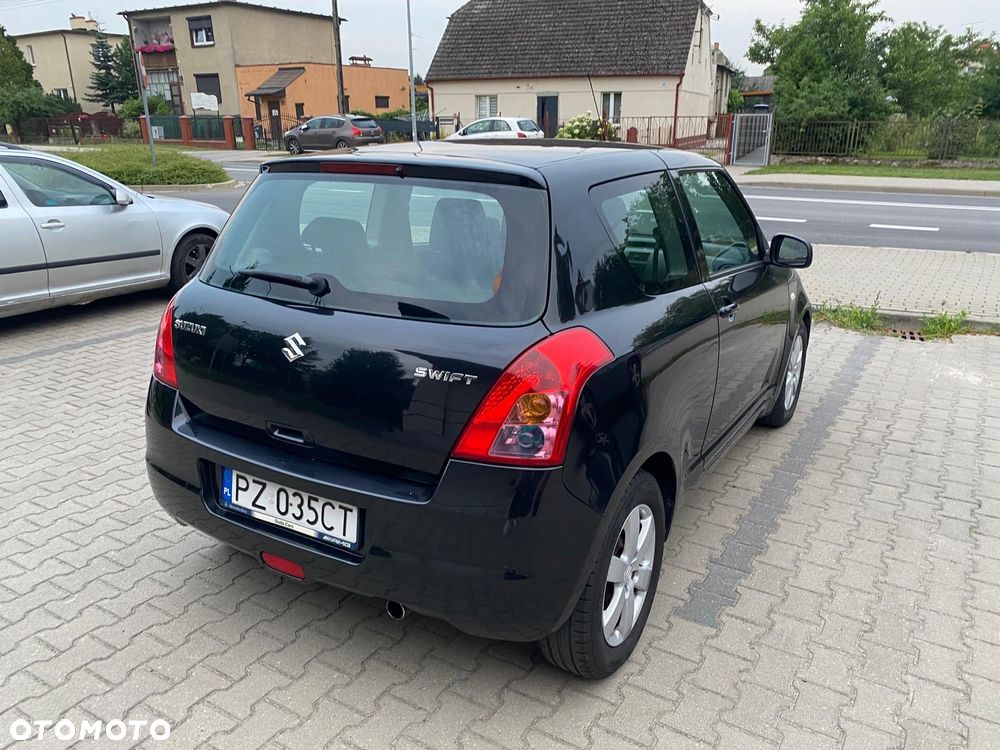 Suzuki Swift - 4