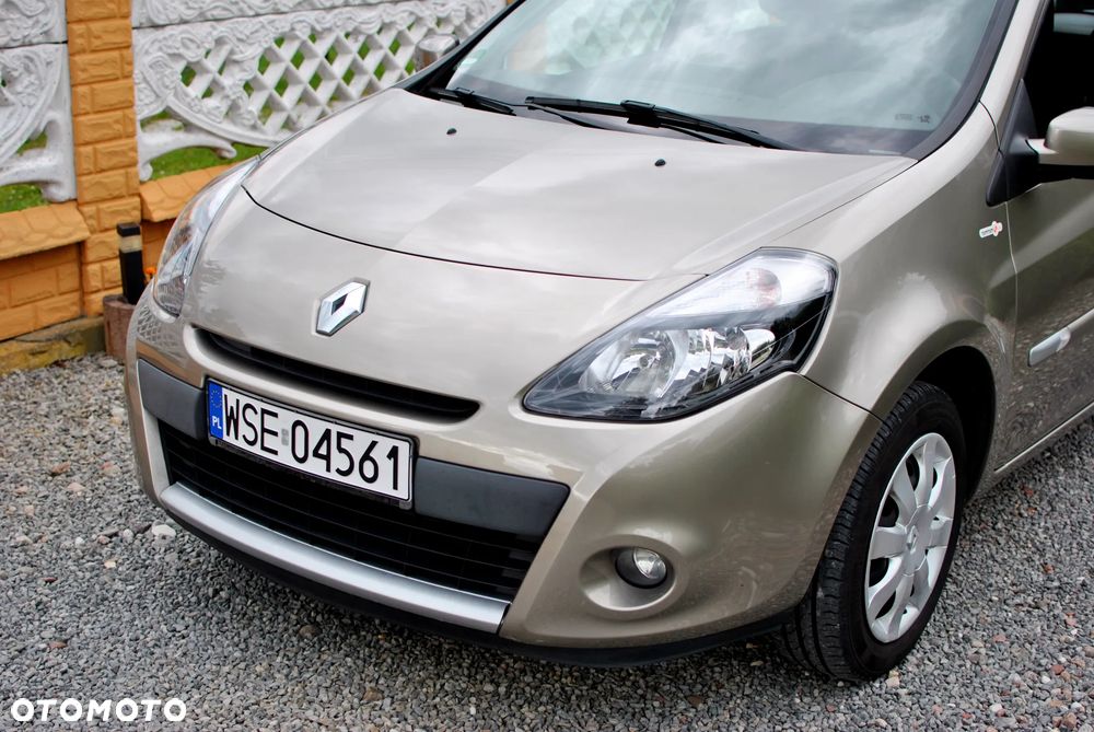 Renault Clio 1.2 16V Limited EU6 - 23