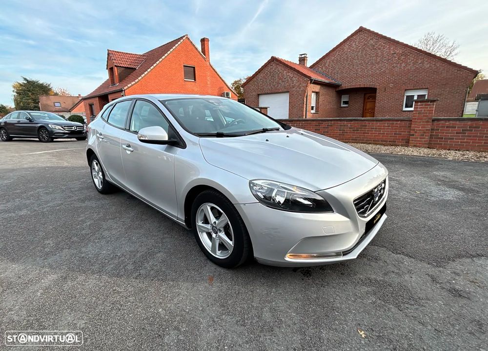 Volvo V40 D2 Kinetic - 2