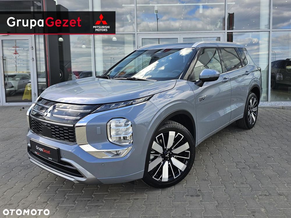 Mitsubishi Outlander - 2