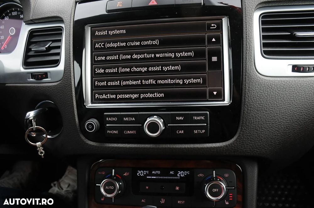 Volkswagen Touareg - 13