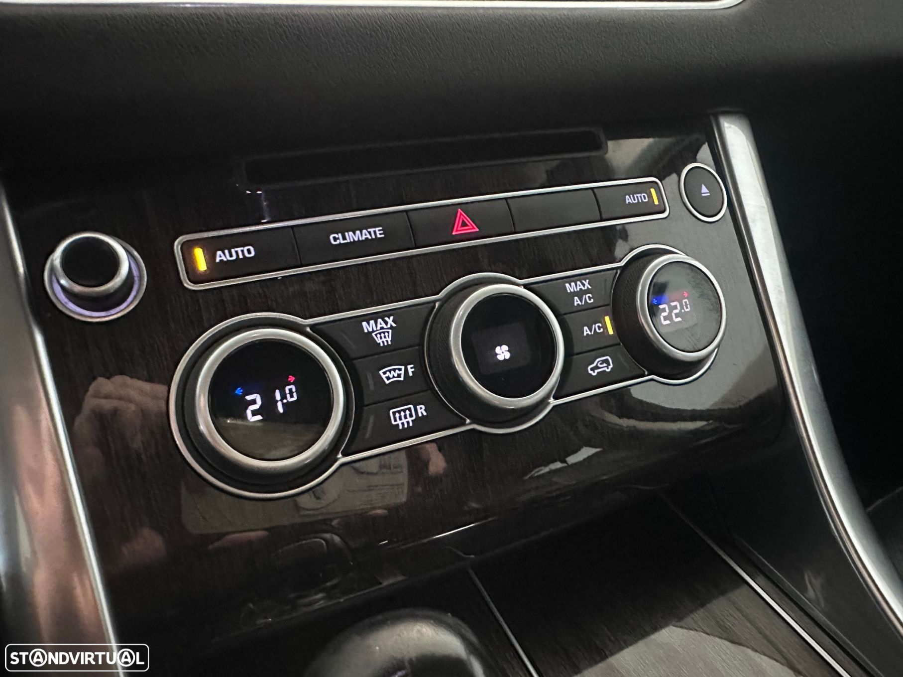 Land Rover Range Rover Sport 2.0 SD4 HSE - 24