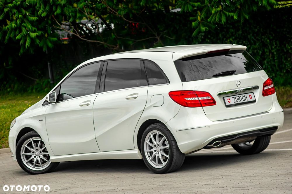 Mercedes-Benz Klasa B 200 7G-DCT AMG Line - 16