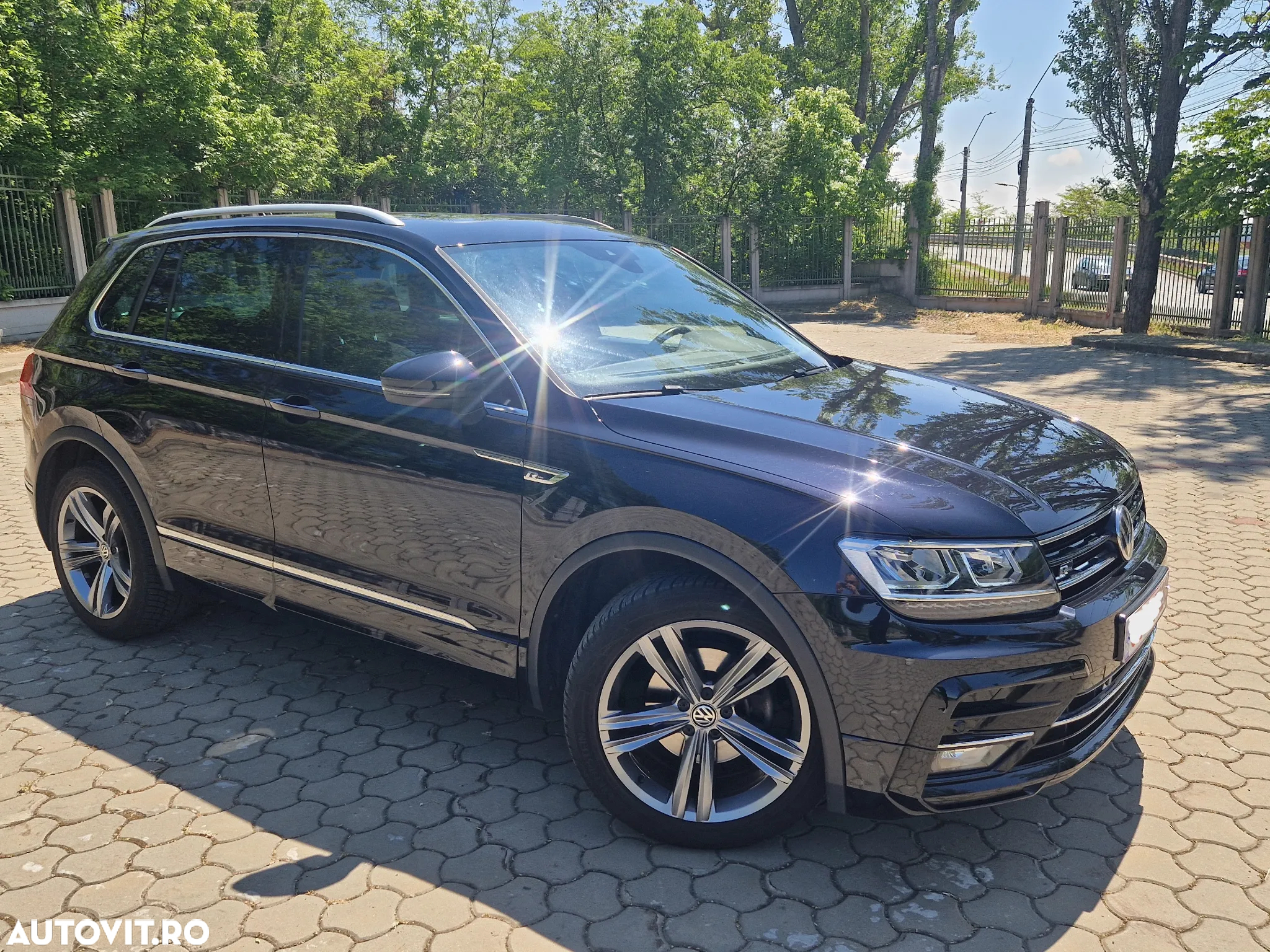 Volkswagen Tiguan - 2