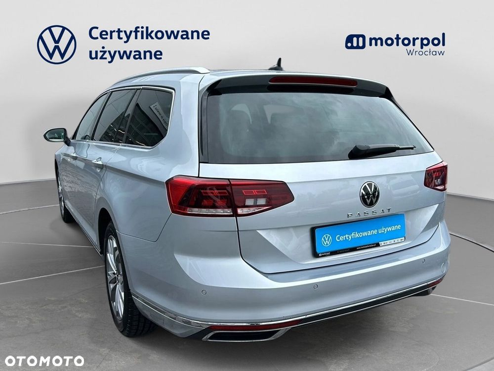 Volkswagen Passat Variant 2.0 TDI EVO Elegance DSG - 2