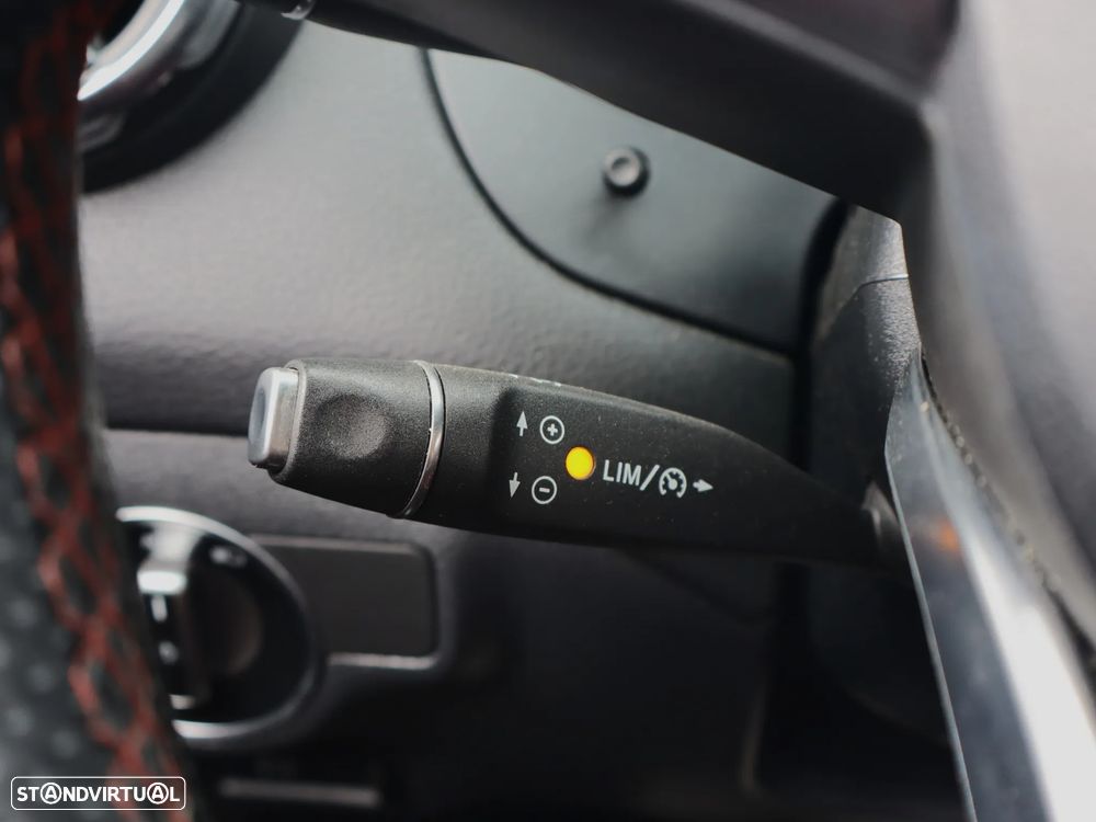 Mercedes-Benz GLA 180 d AMG Line - 13