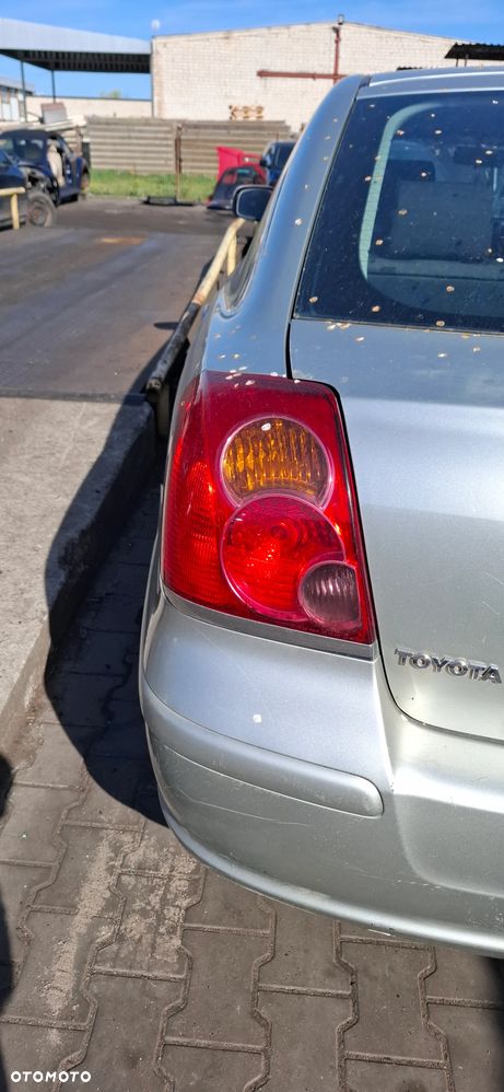 Toyota Avensis T25 na części - 10