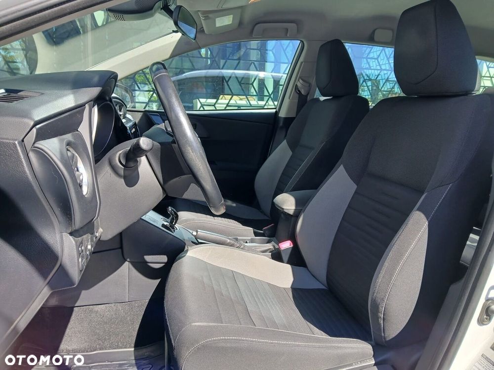 Toyota Auris Hybrid 135 Premium - 6