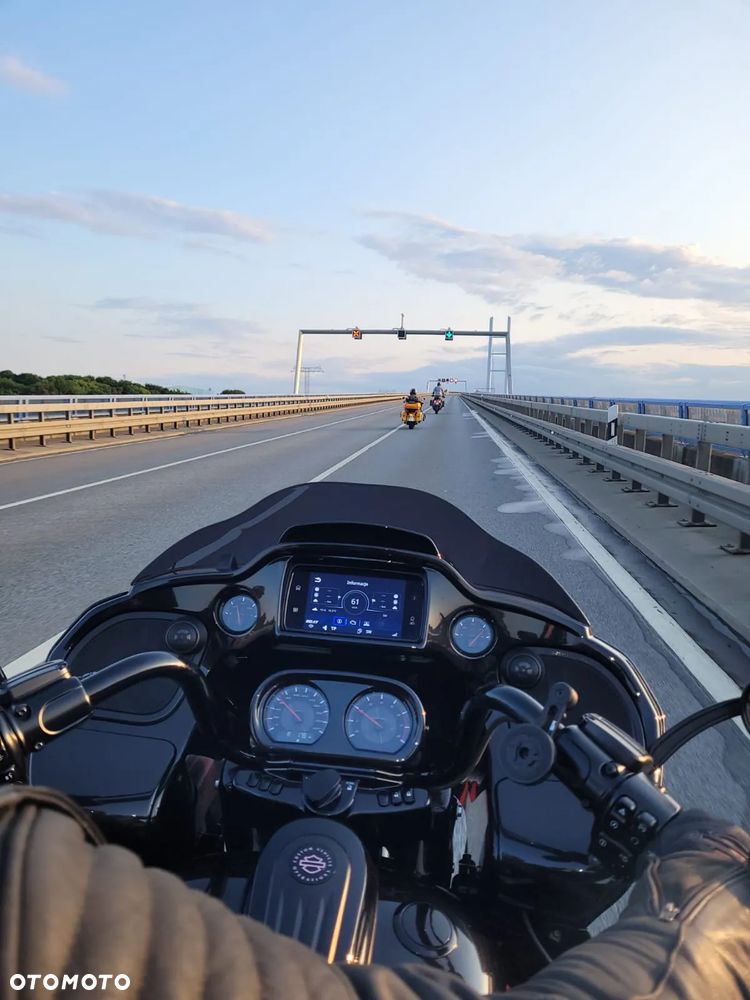 Harley-Davidson Touring Road Glide - 13